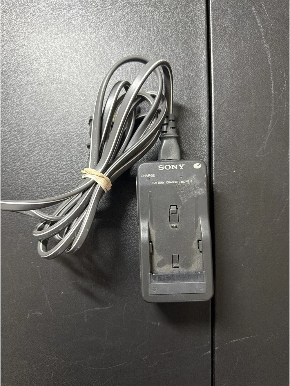 Sony BC-V615 Battery Charger - For Sony NP-F Series - TESTED